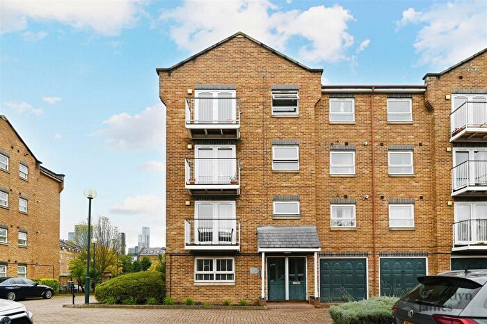 2 Bedroom Apartment To Rent In Millennium Drive, London, E14