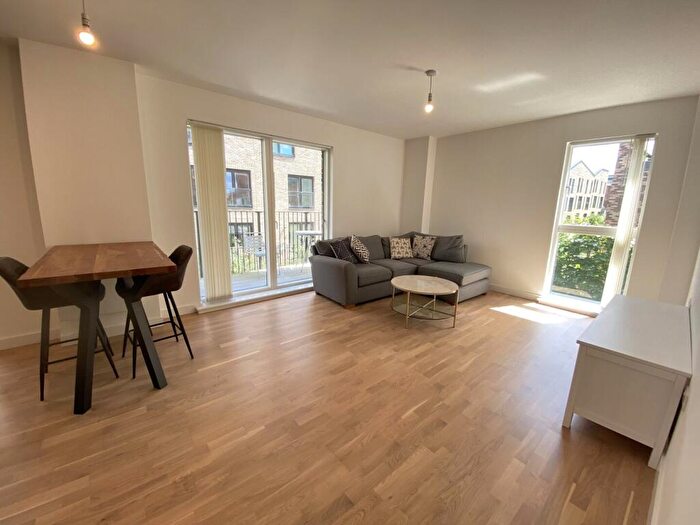 2 Bedroom Apartment To Rent In Lockgate Mews, Manchester, M4