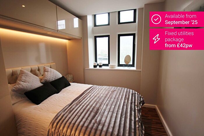 2 Bedroom Flat To Rent In Princess Street, Manchester, M1