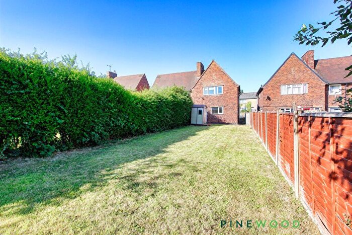 3 Bedroom Semi Detached House For Sale In North Wingfield Road, Grassmoor, Chesterfield, Derbyshire, S42