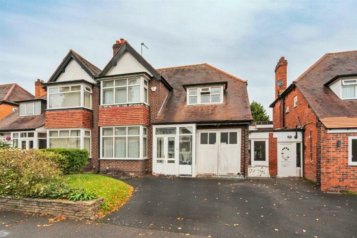 3 Bedroom Semi-Detached House To Rent In Wycome Road, Hall Green, B28