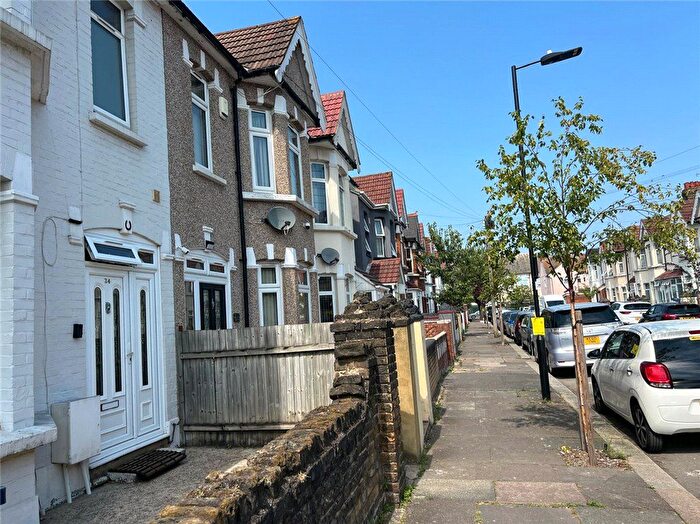 4 Bedroom Terraced House To Rent In Lewis Road, Southall, UB1