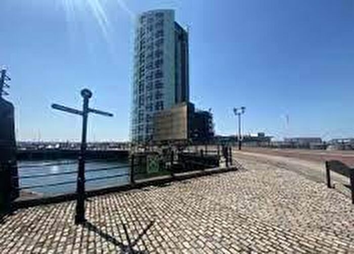 2 Bedroom Apartment To Rent In Alexandra Tower, Liverpool., L3
