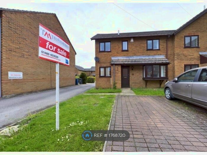 2 Bedroom Terraced House To Rent In Grosvenor Gardens, St. Neots, PE19