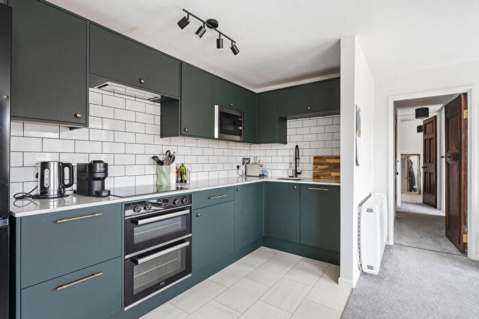 2 Bedroom Apartment To Rent In Eastgate Gardens, Guildford, GU1