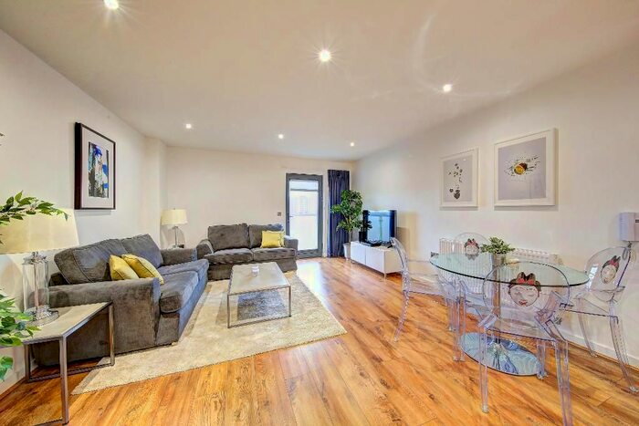 2 Bedroom Flat To Rent In Milner Road, South Wimbledon, Wimbledon, London, SW19