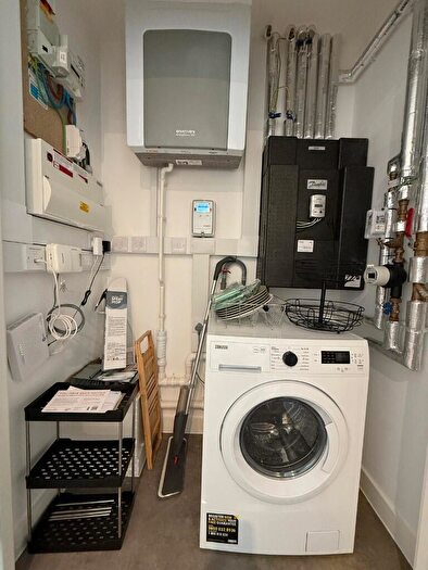 2 Bedroom Apartment For Sale In Skyline Apartments, Makers Yard, London, E3