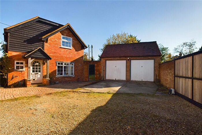 3 Bedroom Detached House For Sale In South Stoke Road, Woodcote, Reading, Oxfordshire, RG8