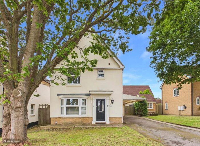 3 Bedroom Detached House For Sale In Basildon Road, Basildon, Essex, SS15