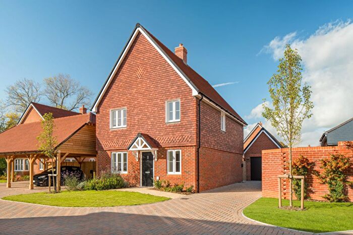 4 Bedroom Detached House For Sale In Saint Georges Park, Eastergate, PO20