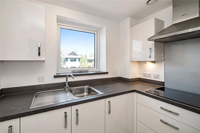 1 Bedroom Flat To Rent In Bridge Avenue, Maidenhead, Berkshire, SL6