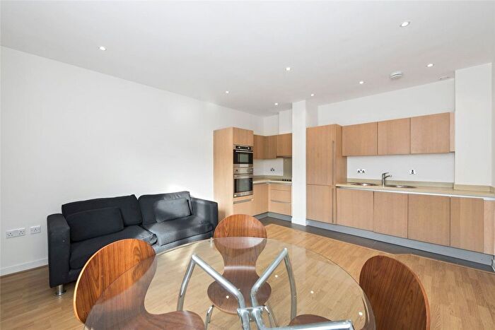 2 Bedroom Flat To Rent In Bromyard House, Bromyard Avenue, Acton, London, W3