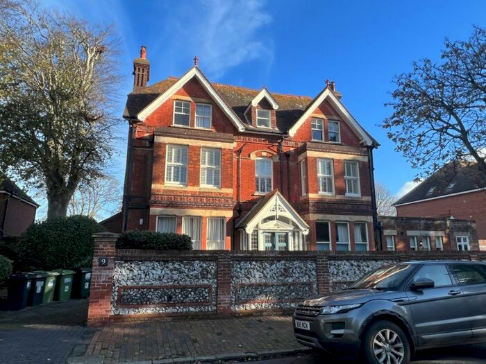 2 Bedroom Flat To Rent In Grassington Road, Eastbourne, BN20