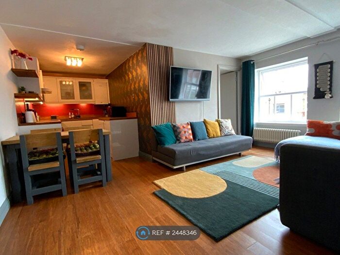 2 Bedroom Flat To Rent In Minstrel Court, London, E2