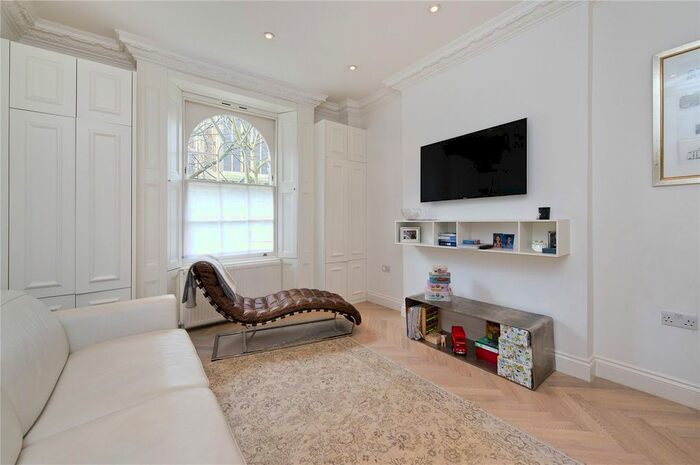 2 Bedroom Flat To Rent In St. Petersburgh Place, Bayswater, London, W2