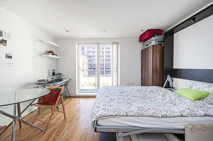 Maisonette To Rent In Caspian Wharf, , Bow, London, E3