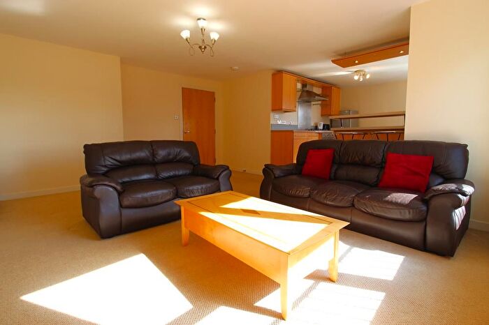 2 Bedroom Flat To Rent In Affleck Street, Mid Floor Flat, AB11