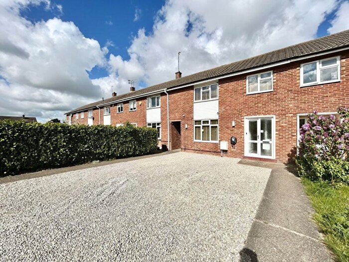 4 Bedroom Terraced House For Sale In Grove Road, Houghton Regis, LU5