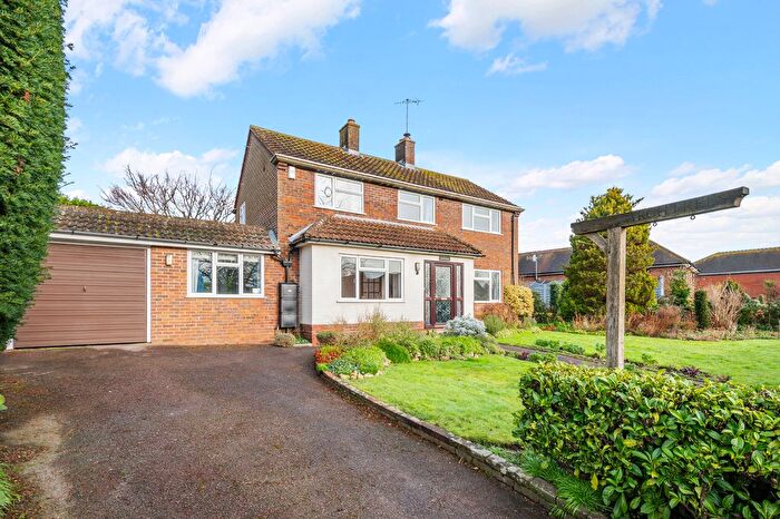4 Bedroom Detached House To Rent In Newchapel Road, Lingfield, RH7