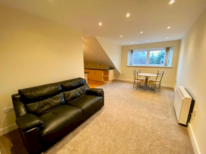 2 Bedroom Flat To Rent In St. Werburghs Road, Chorlton, M21