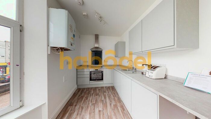 1 Bedroom Flat To Rent In Torbay Road, Paignton, TQ4