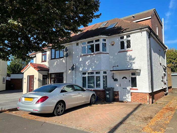 5 Bedroom Semi-Detached House To Rent In Orchard Avenue, Bedfont, TW14