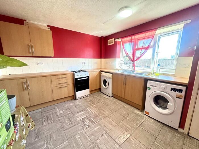 2 Bedroom Apartment To Rent In Gunner Lane, SE18