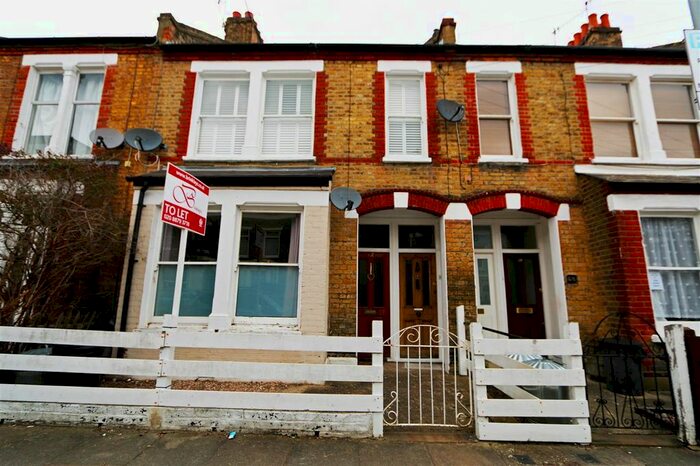 1 Bedroom Flat To Rent In Smeaton Road, London, SW18