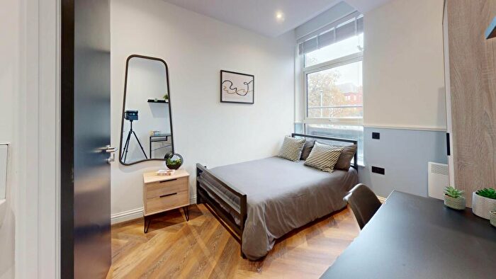 6 Bedroom Flat To Rent In Thurloe Street, M14