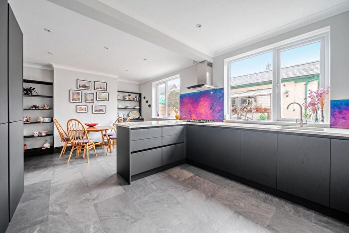 5 Bedroom Semi-Detached House For Sale In Brading Avenue, Southsea, PO4