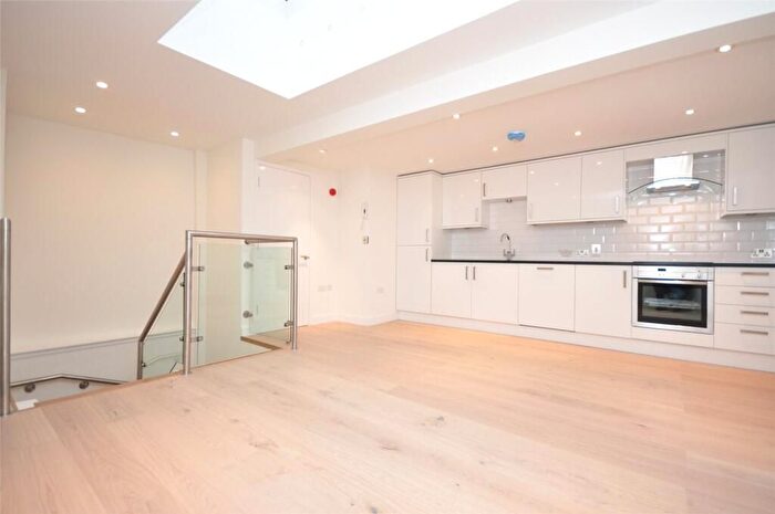 1 Bedroom Flat To Rent In Camberwell Church Street, London, SE5