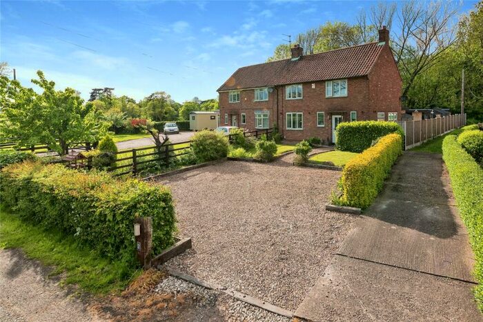 3 Bedroom Semi-Detached House For Sale In Ossington, Newark, Nottinghamshire, NG23