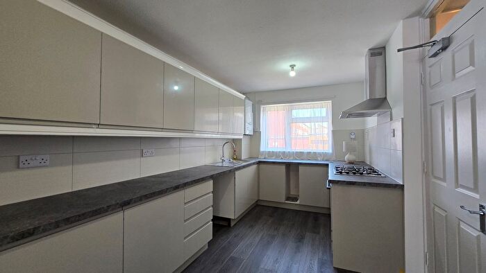 3 Bedroom End Of Terrace House To Rent In Churchill Walk, London, E9