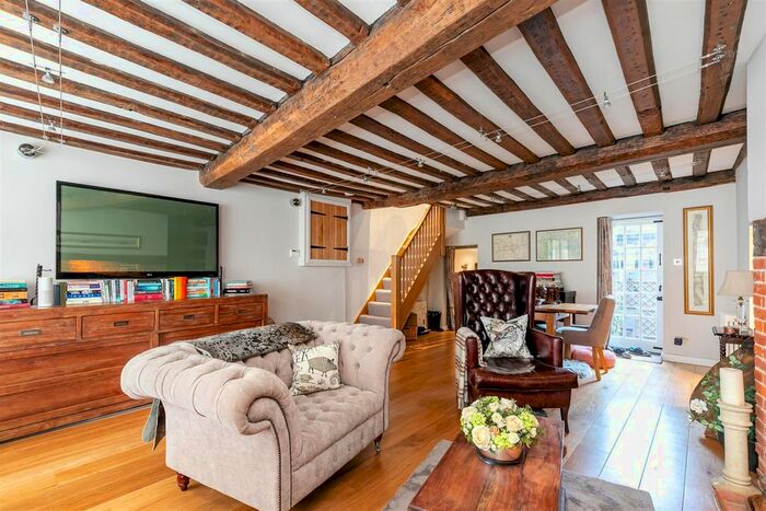 4 Bedroom Property To Rent In High Street, Rye, TN31