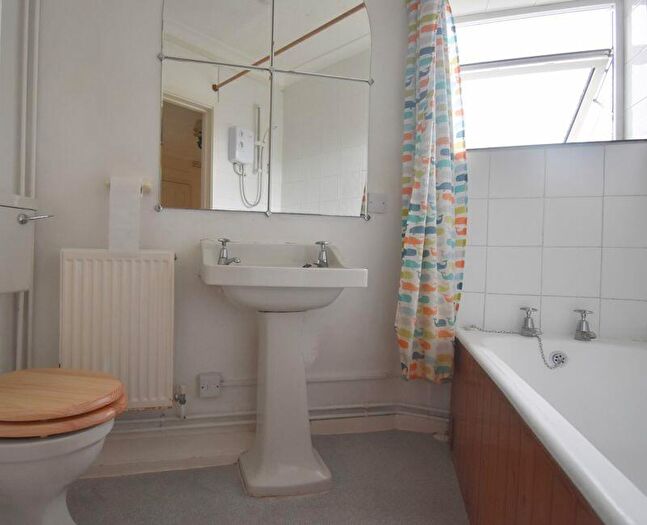 2 Bedroom Flat To Rent In A Hamilton Road, Reading, RG1