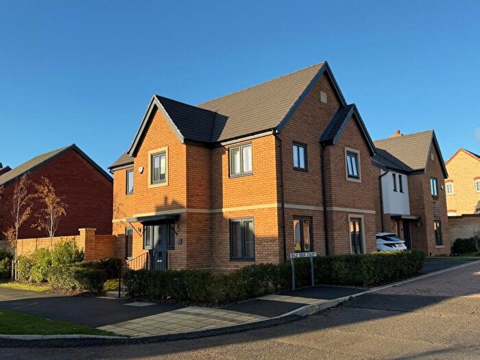 4 Bedroom Detached House For Sale In West Street, Upton, Northampton, NN5