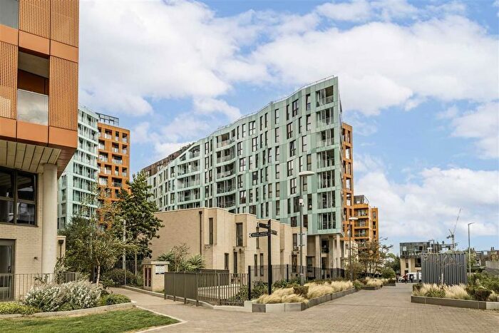 3 Bedroom Flat To Rent In Cable Walk, London, SE10