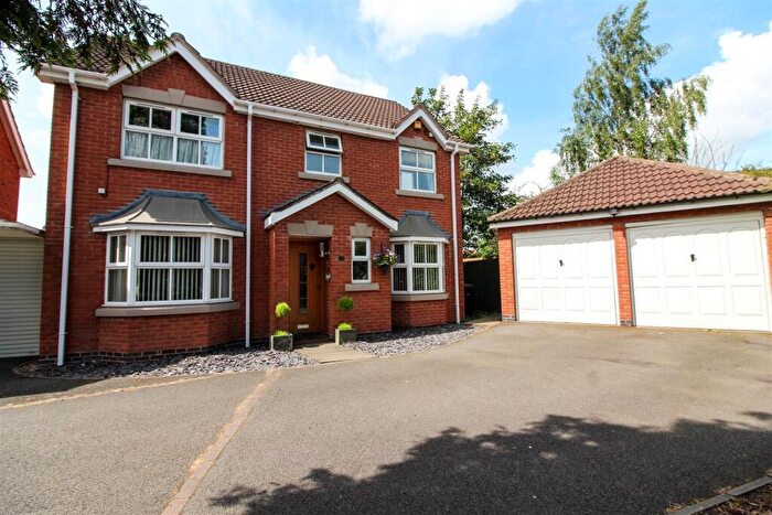 5 Bedroom Detached House For Sale In Lomsey Close, Tile Hill, Coventry, CV4