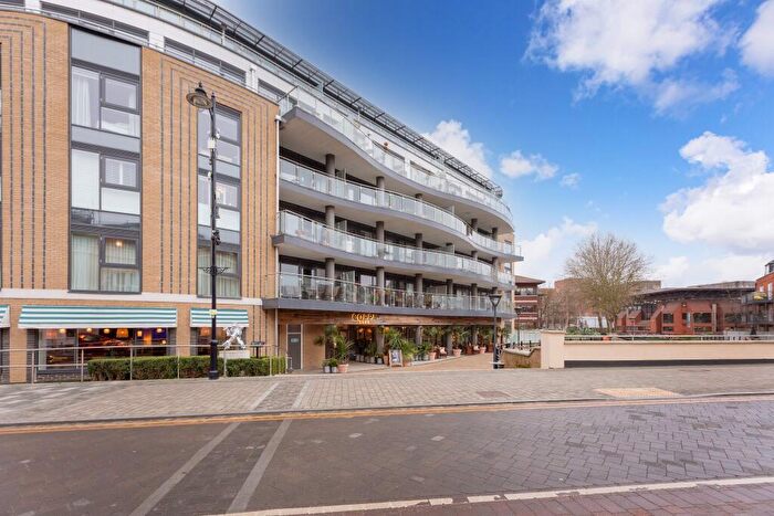 2 Bedroom Apartment To Rent In Bridge Avenue, Maidenhead, Berkshire, SL6