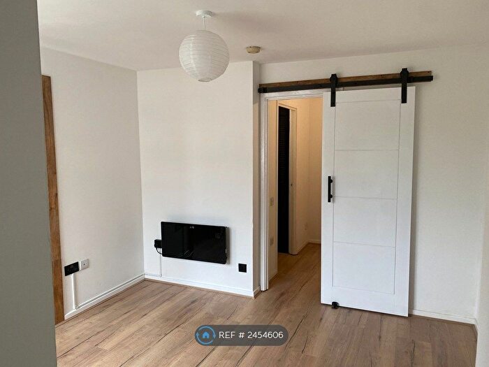 1 Bedroom Flat To Rent In Ellan Hay Road, Bradley Stoke, Bristol, BS32