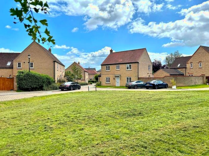 4 Bedroom Detached House To Rent In Tenby Grove, Kingsmead, MK4