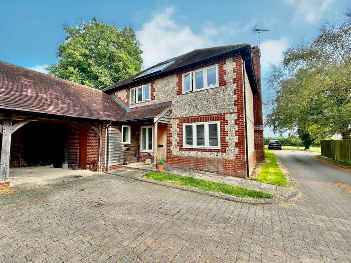 4 Bedroom Detached House To Rent In Manor Farm Cottages, Gaston Lane, Upper Farringdon, Alton, GU34