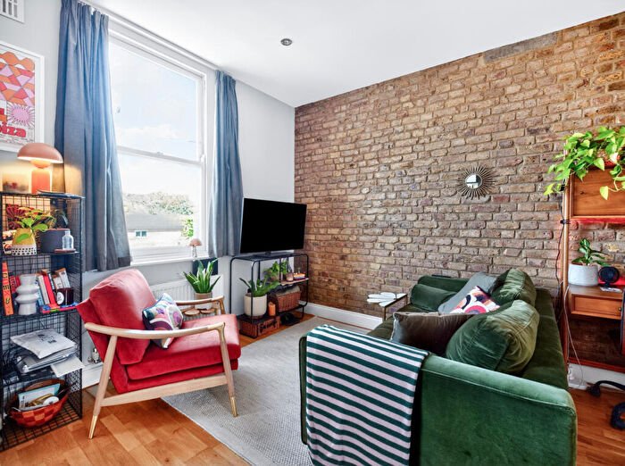 1 Bedroom Apartment To Rent In Amhurst Road, London, E8