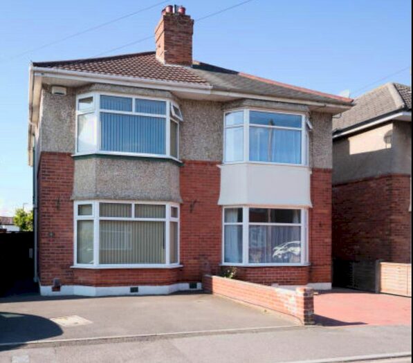3 Bedroom Property To Rent In Rosebud Avenue, Bournemouth, BH9