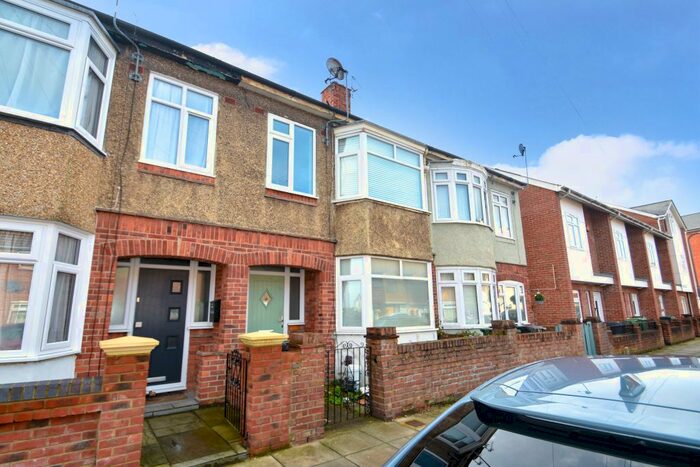 3 Bedroom Terraced House To Rent In Warren Avenue, Southsea, PO4