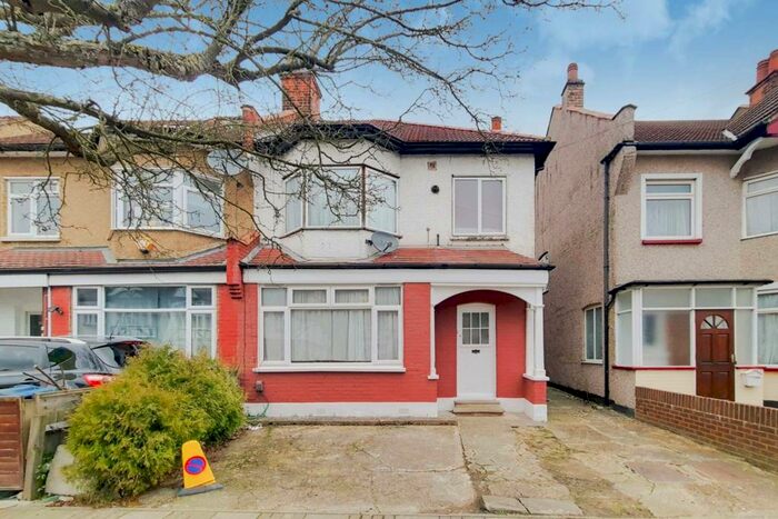 1 Bedroom Flat To Rent In Nibthwaite Road, Harrow, HA1