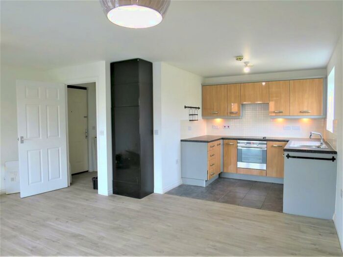 2 Bedroom Flat To Rent In Gwendoline Court, EN8