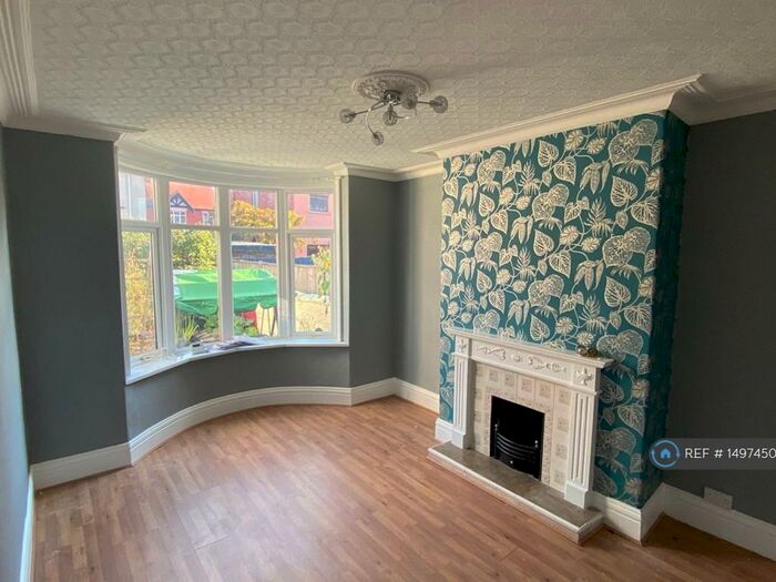 3 Bedroom Semi-Detached House To Rent In Kensington Road, Blackpool, FY3