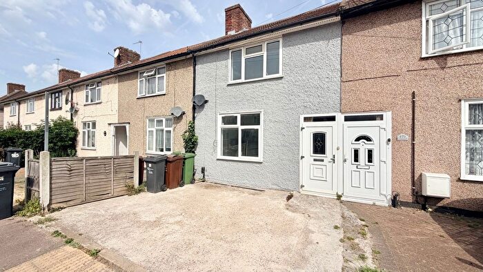 2 Bedroom Property To Rent In Reede Road, Dagenham, RM11