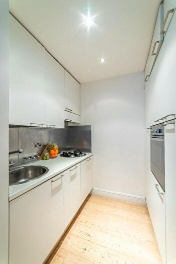 2 Bedroom Apartment To Rent In Edith Grove, London, SW10